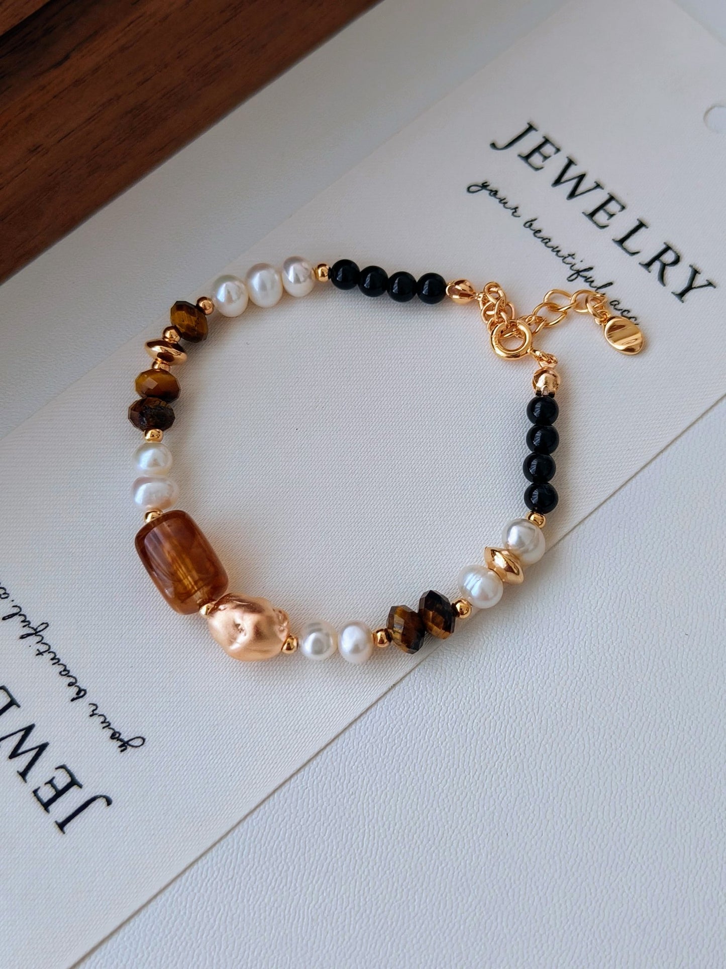 Bracelet with Pearls, Tiger's Eye & Onyx - Cocolychee