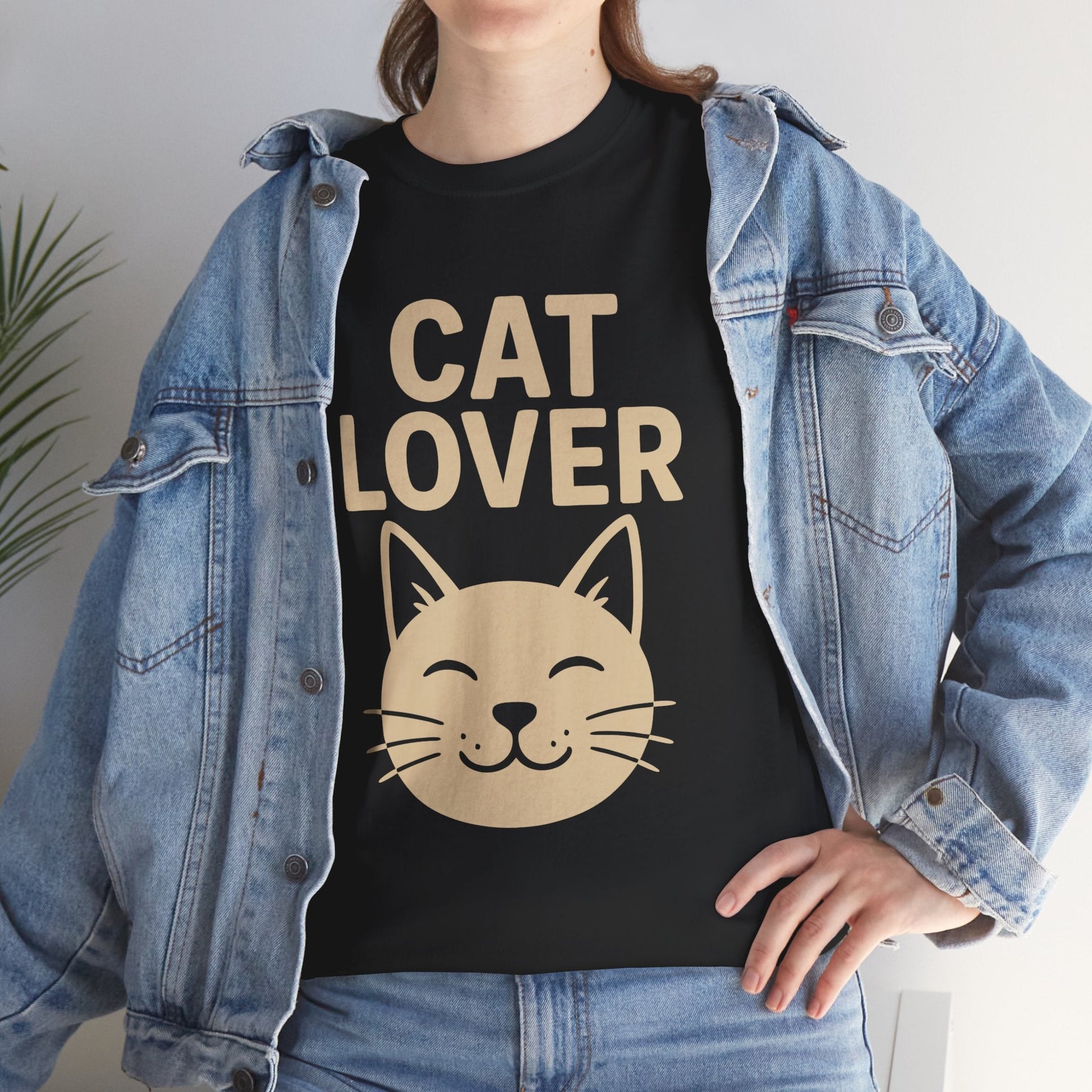CAT LOVER™ Bold Tee – Statement Shirt for Proud Cat People - Cocolychee