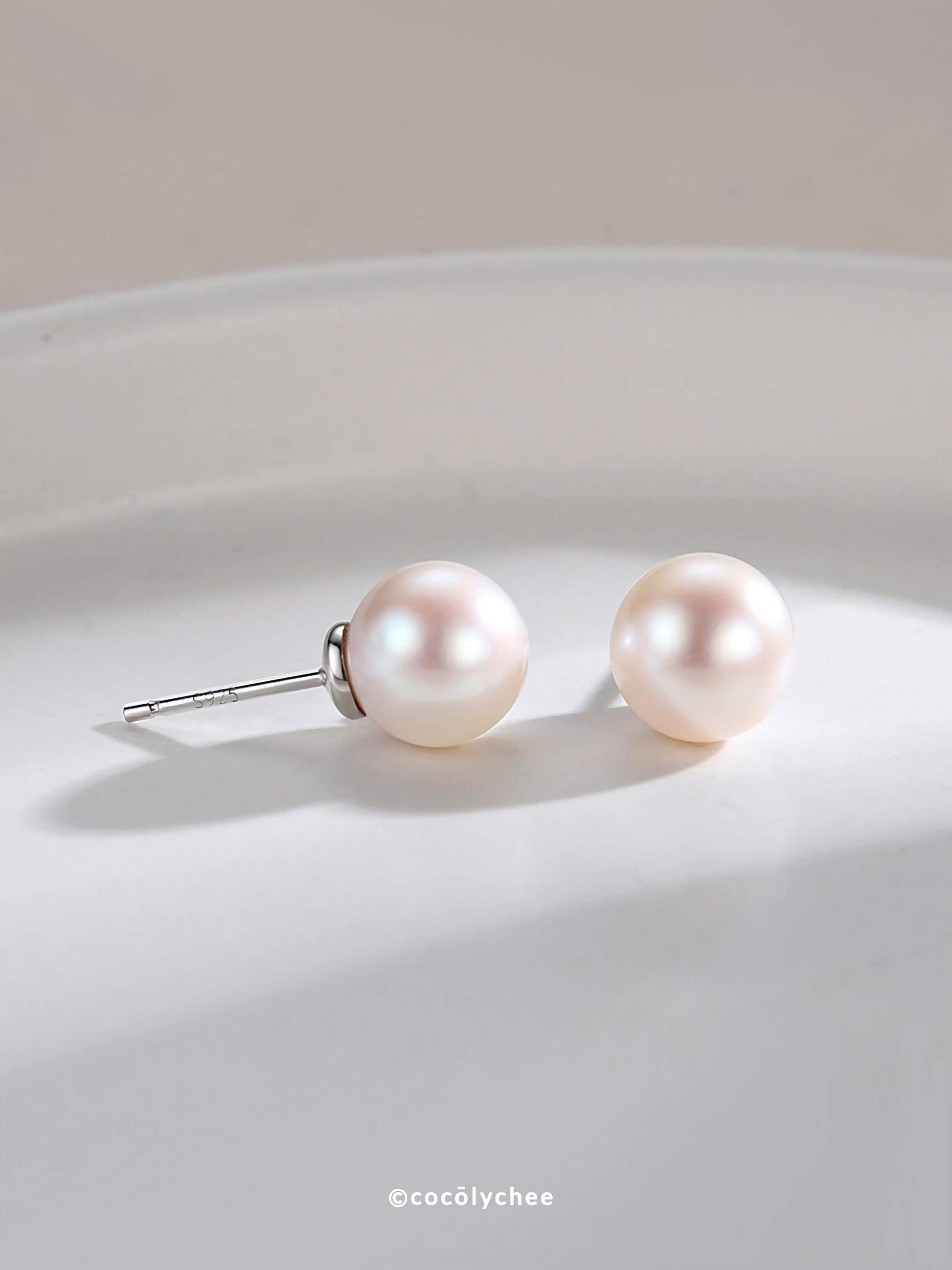 10mm Freshwater Pearl Stud Earrings - Cocolychee