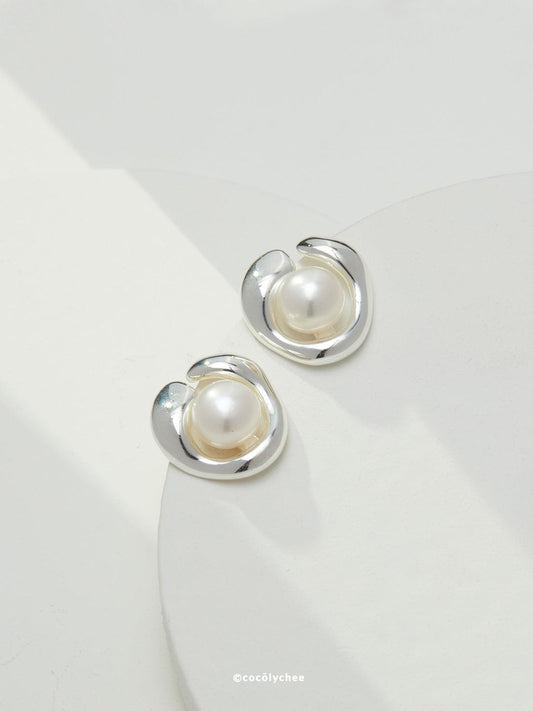 Asymmetrical Pearl Earrings - Cocolychee