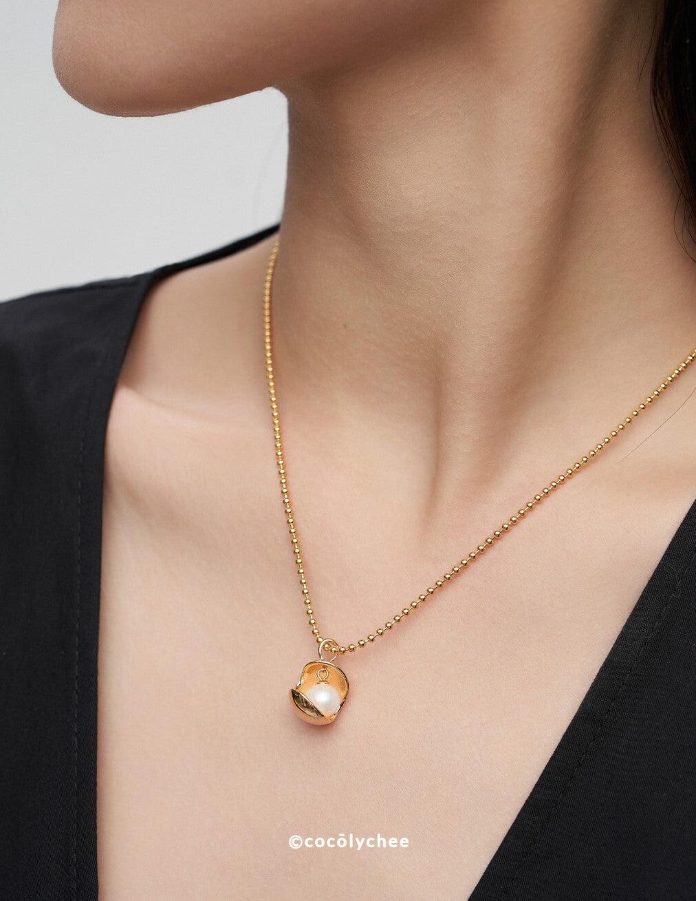 Modern Pearl Pendant - Cocolychee