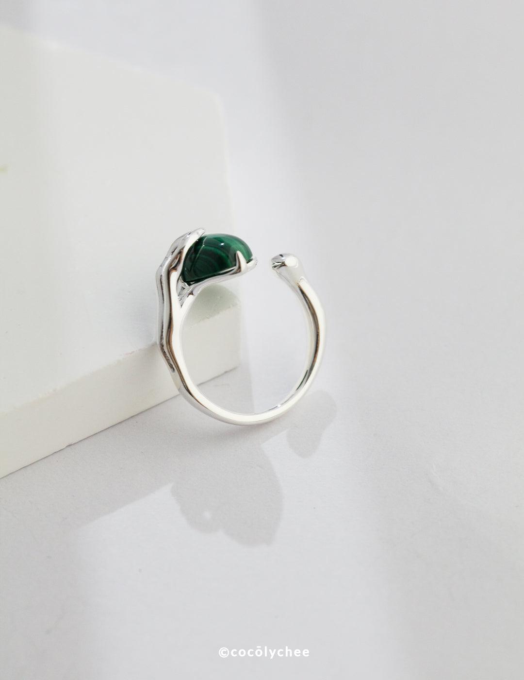 Adjustable Malachite and Onyx Ring - Cocolychee