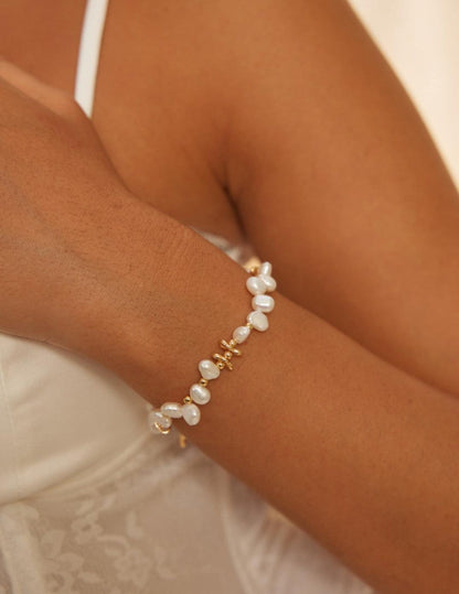 Elegant Pearl Necklace and Bracelet Set - Cocolychee