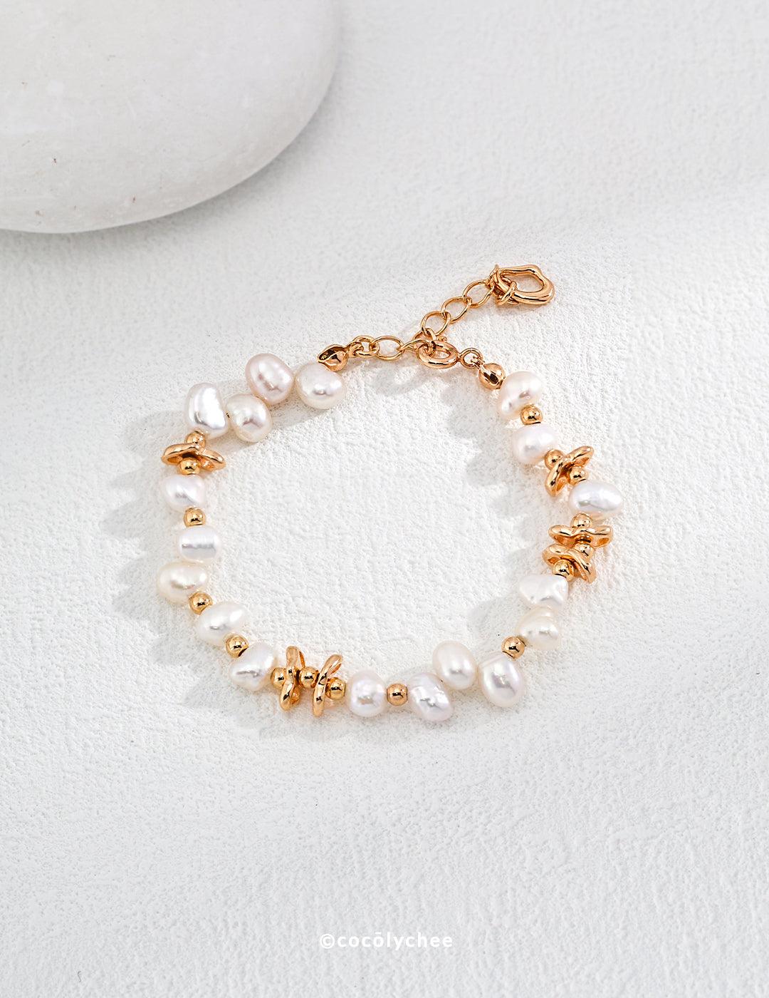 Elegant Pearl Necklace and Bracelet Set - Cocolychee